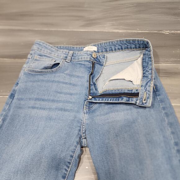 Forever 21 Jeans Slim Straight Light Wash Raw Hem Size 30 - Picture 5 of 9